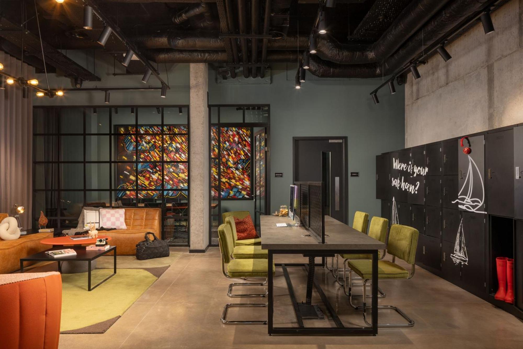 Hotel Moxy 4*