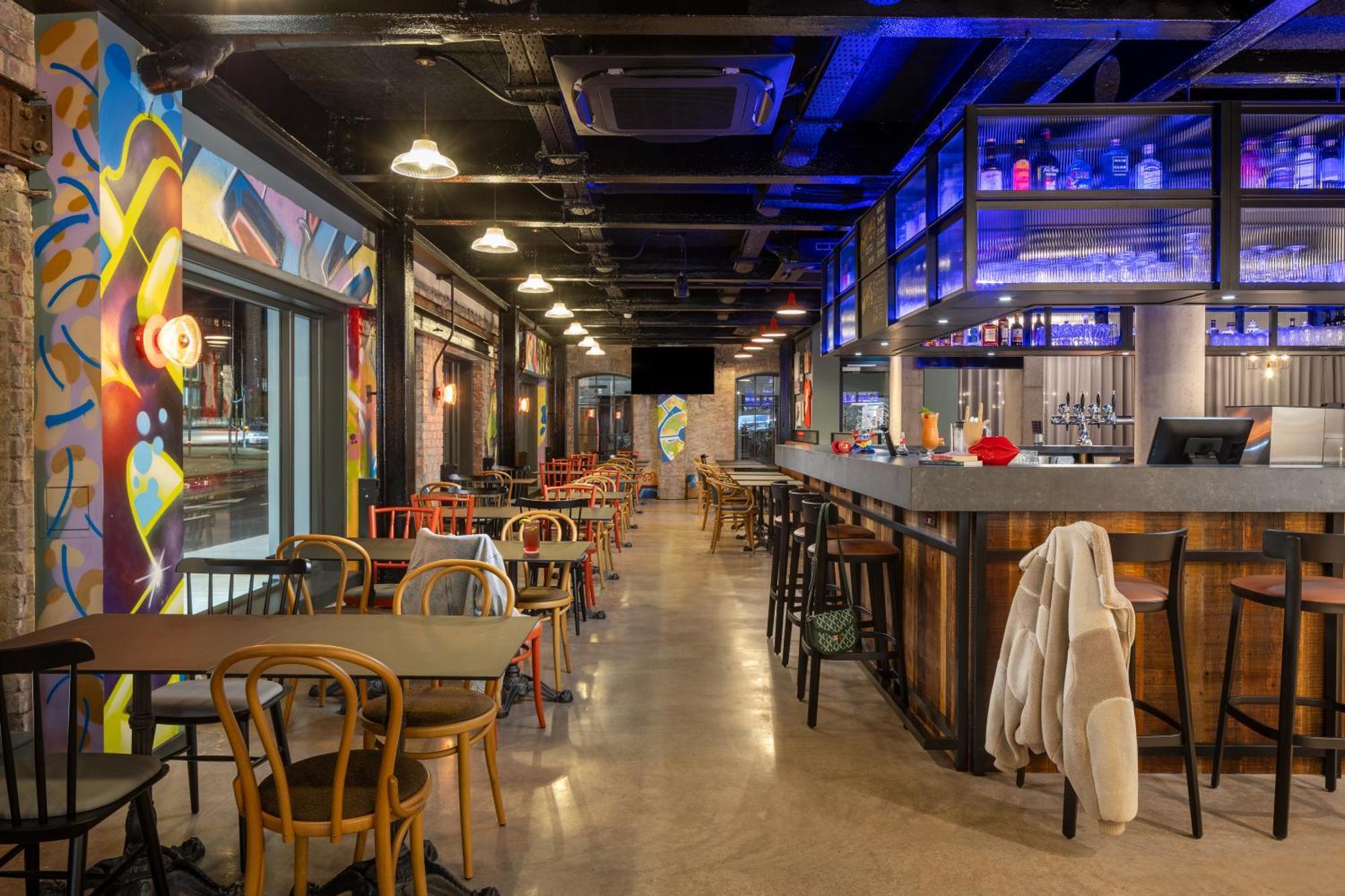 Hotel Moxy 4*