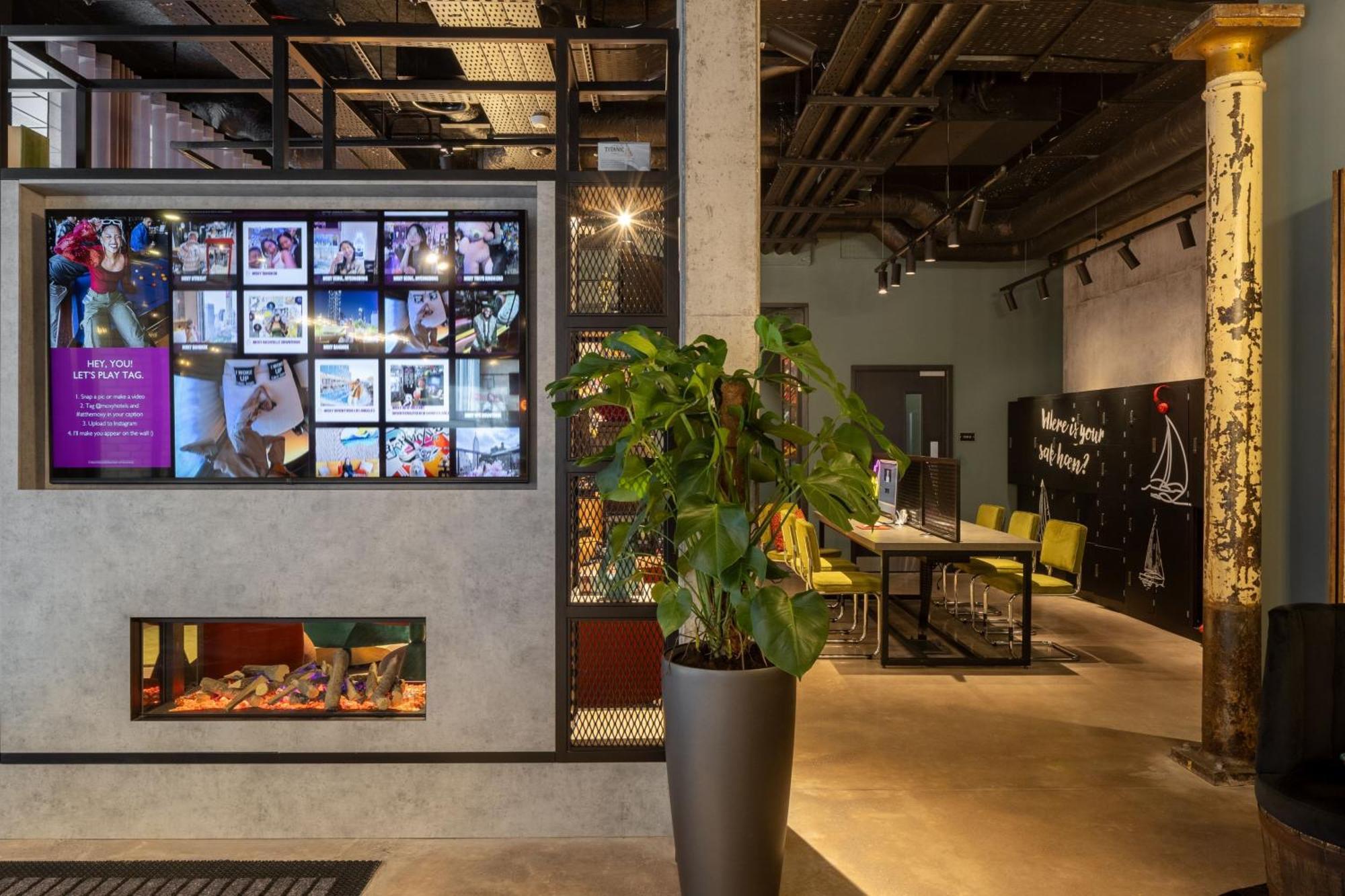 Moxy 4* Cork