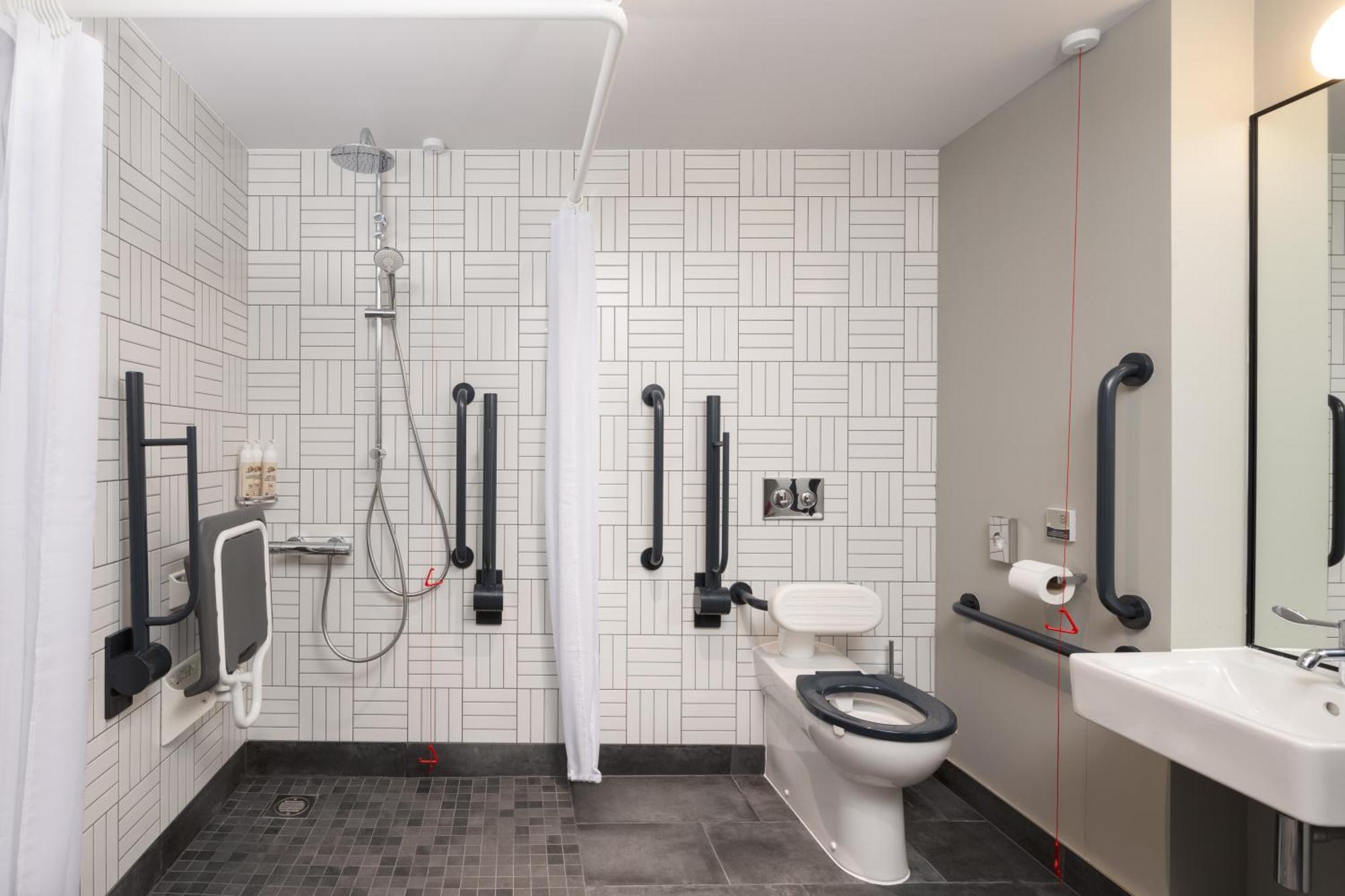 Moxy 4* Cork